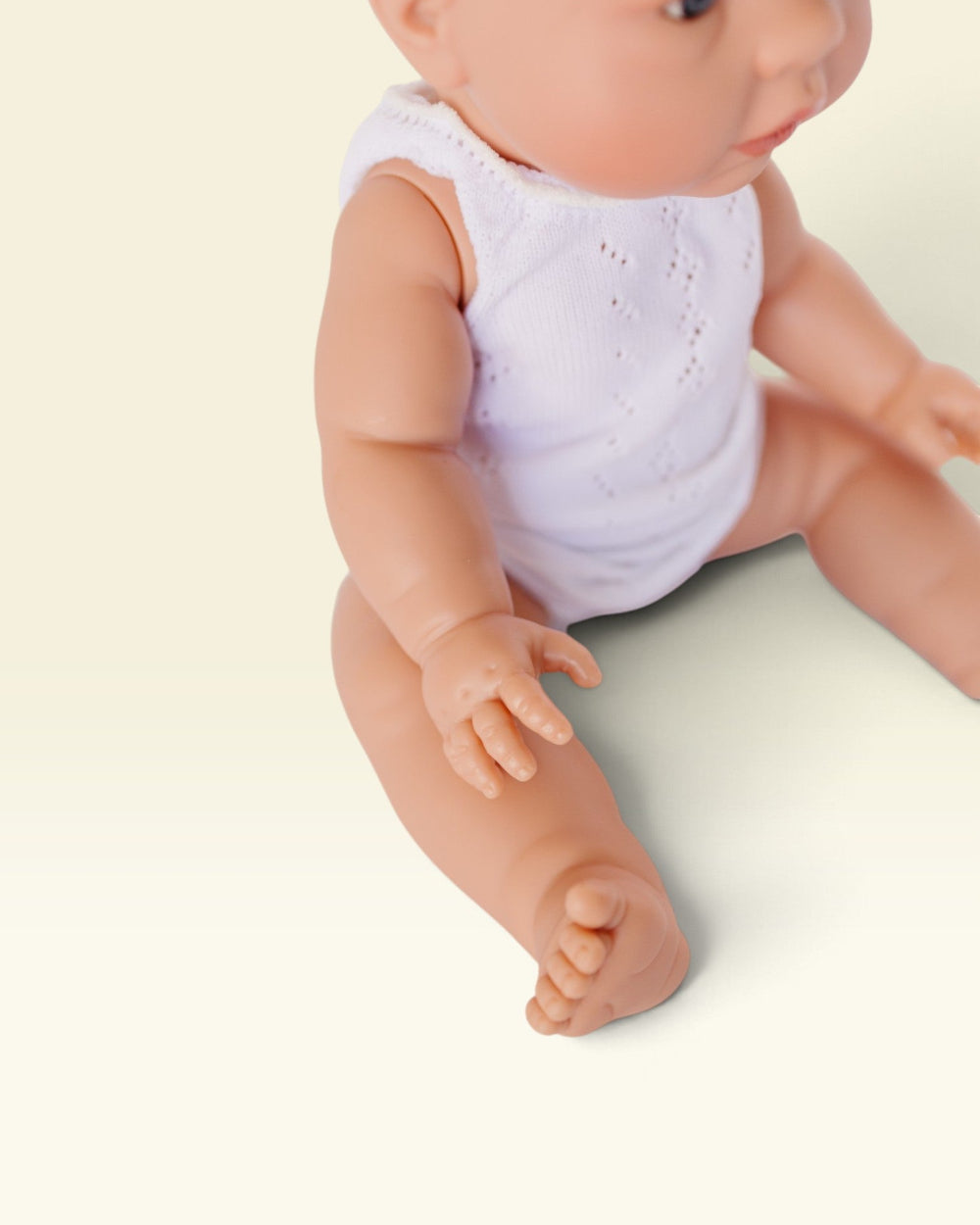 Bebenita doll arms and legs close up