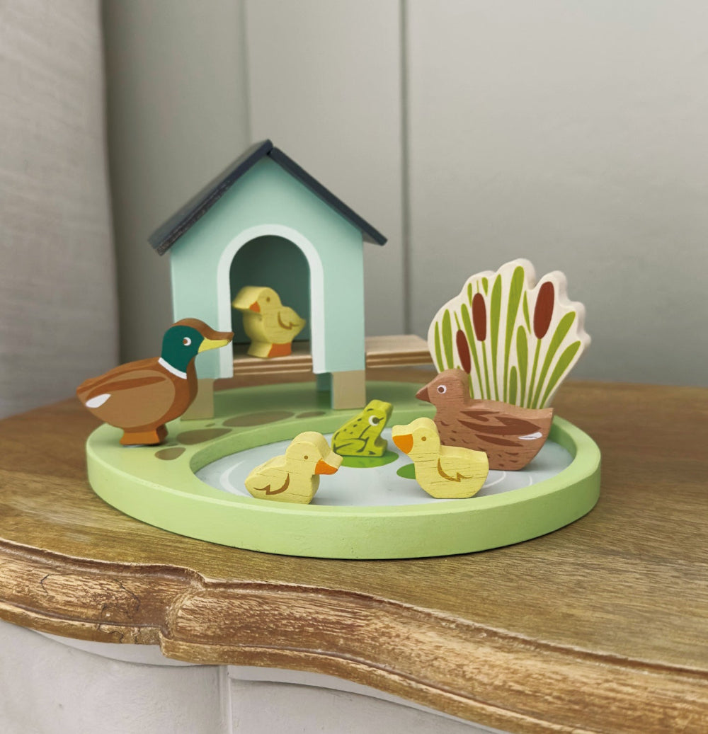 Duck House Set Hero