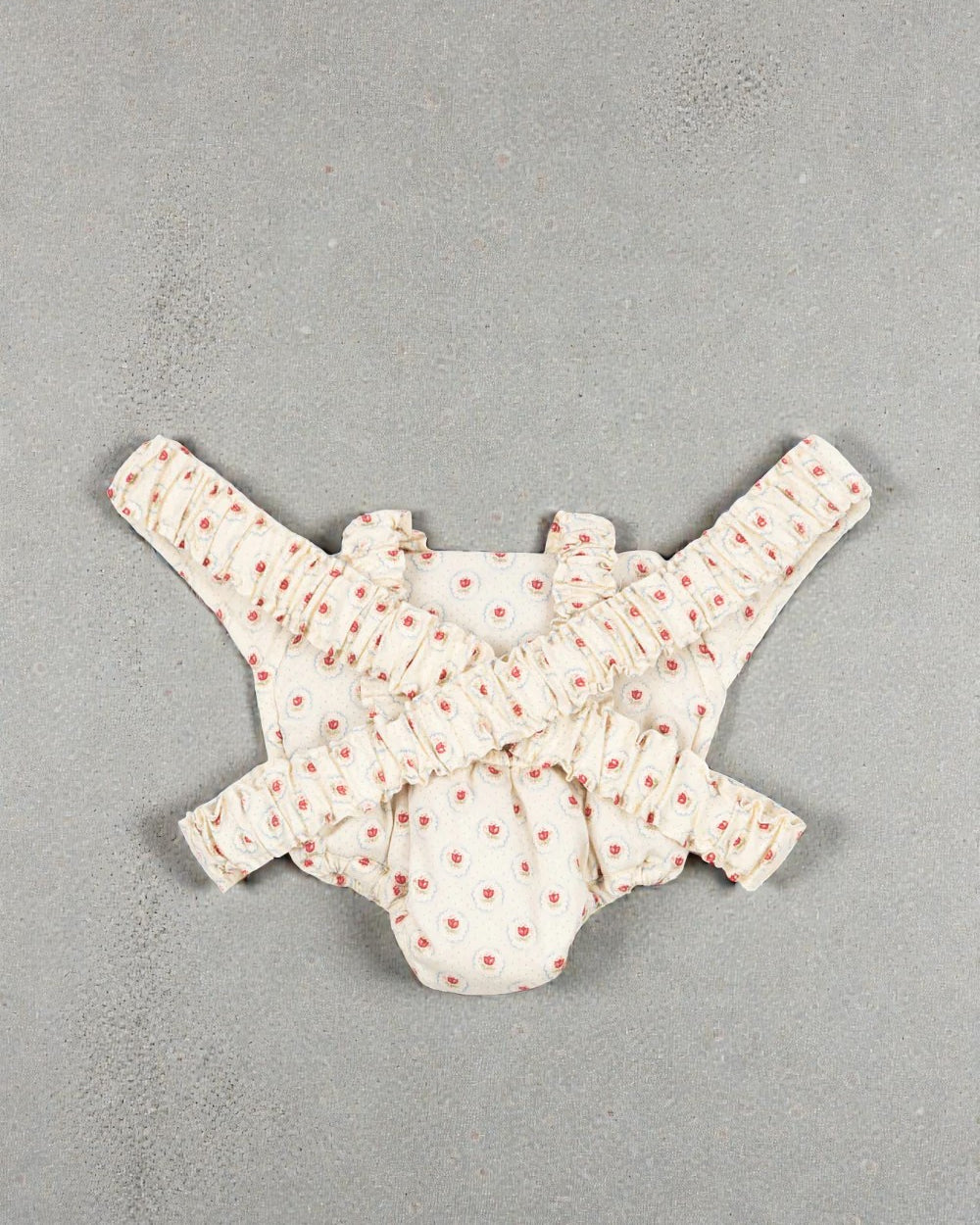 Danish design baby sling with stretchy flexible straps fits children of all sizes