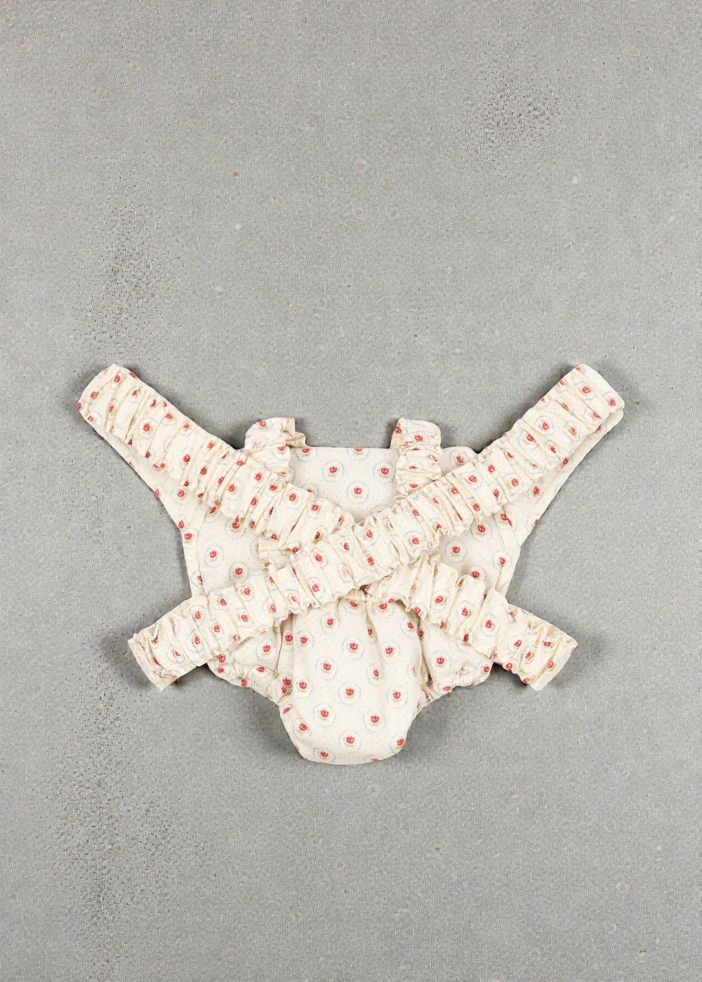 Danish design baby sling with stretchy flexible straps fits children of all sizes