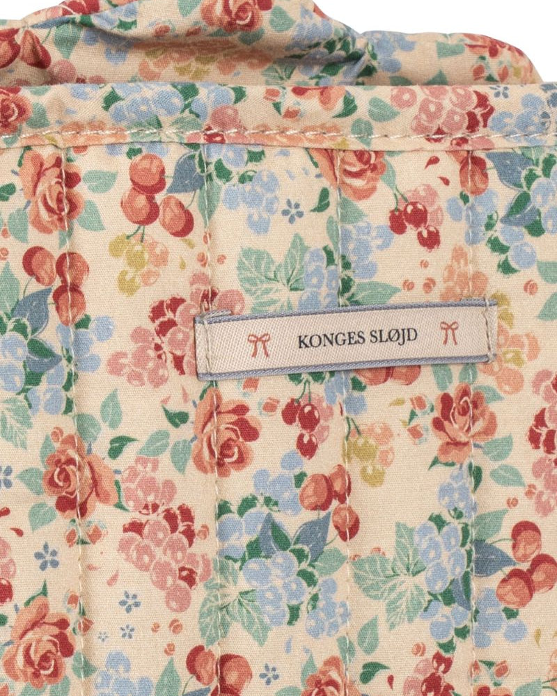 Vienna seasonal stroller showing garden-inspired print with cherries and blooms ages 3 plus