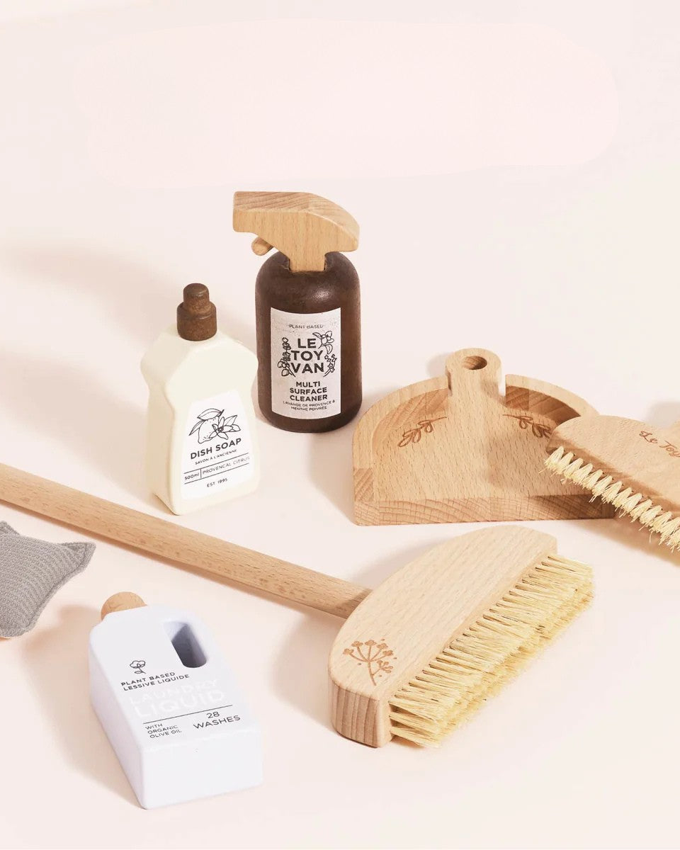 Le Toy Van Cleaning Set