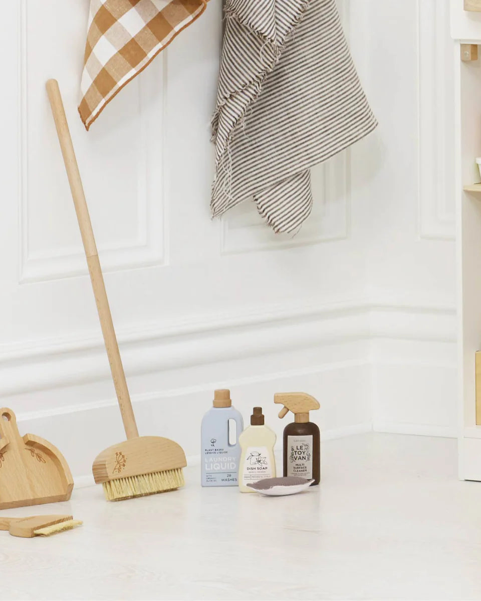 Le Toy Van Cleaning Set