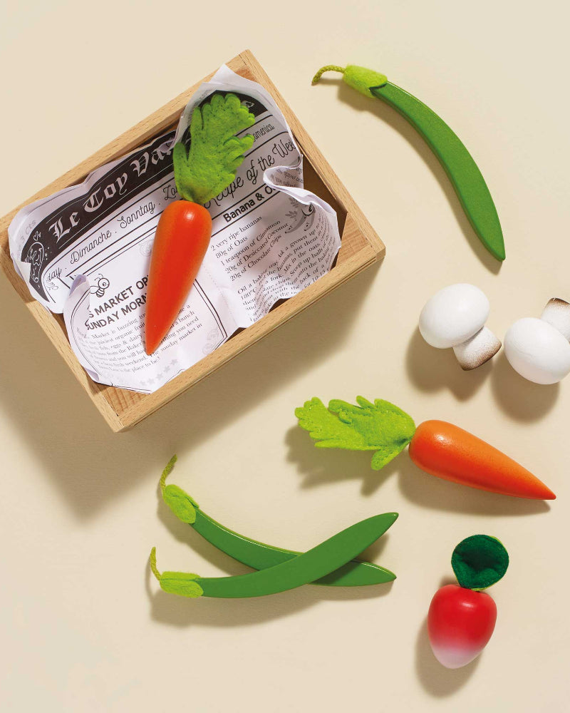Le Toy Van wooden harvest vegetable crate with mixed wood and fabric produce pieces