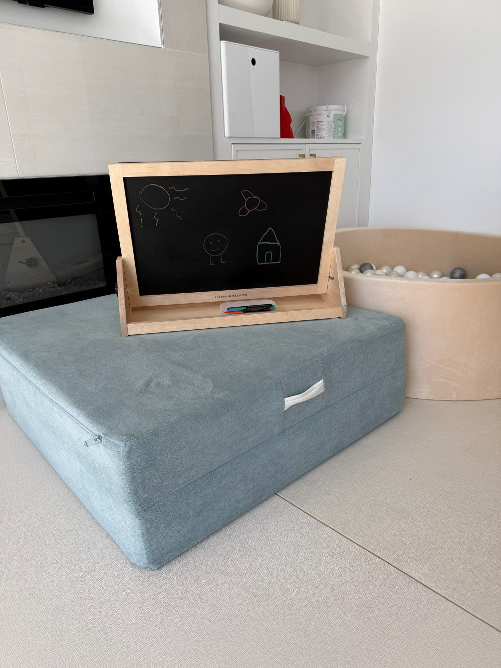 Living Room Tabletop Easel
