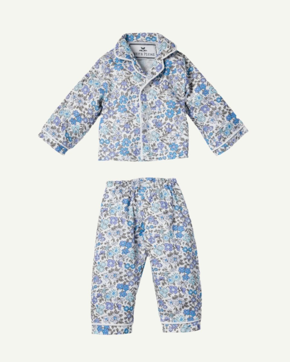 Seasonal 18 doll clothes for year-round wardrobe