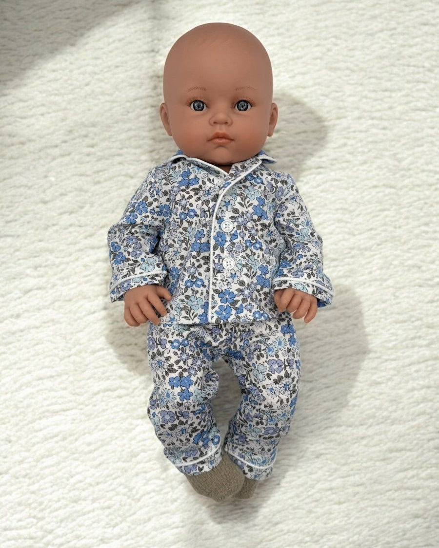 Modern 18 doll clothes for contemporary play