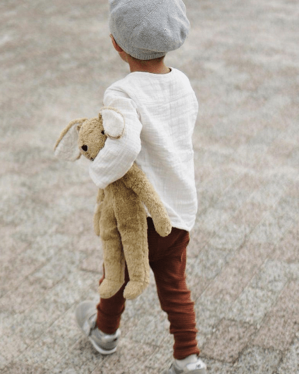 Traditional German craftsmanship in Senger Naturwelt organic beige rabbit toy