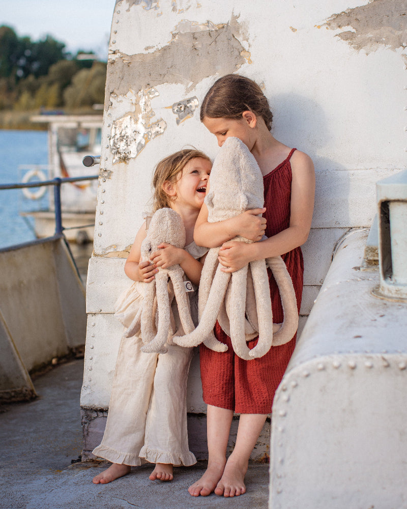 Senger octopus with removable warming insert filled with grape seeds and sheep's wool