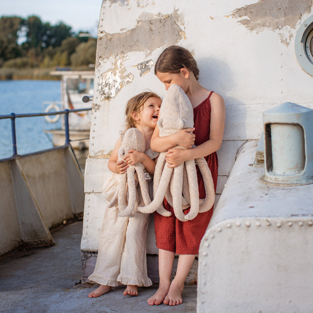 Senger octopus with removable warming insert filled with grape seeds and sheep's wool