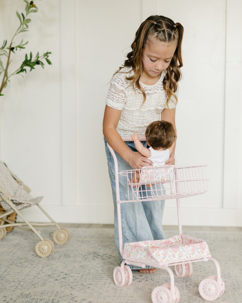 Shopping Cart Lifestyle 3