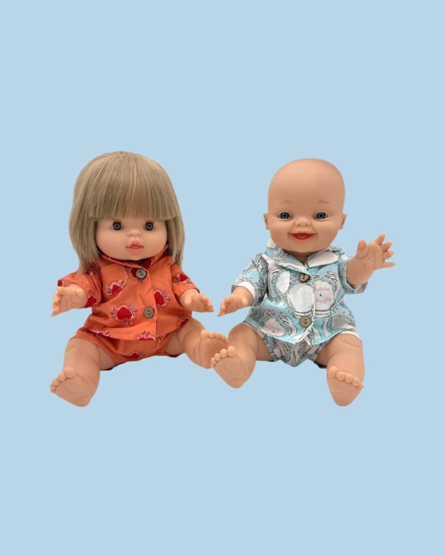 Doll accessory set coordinating with clothing collection