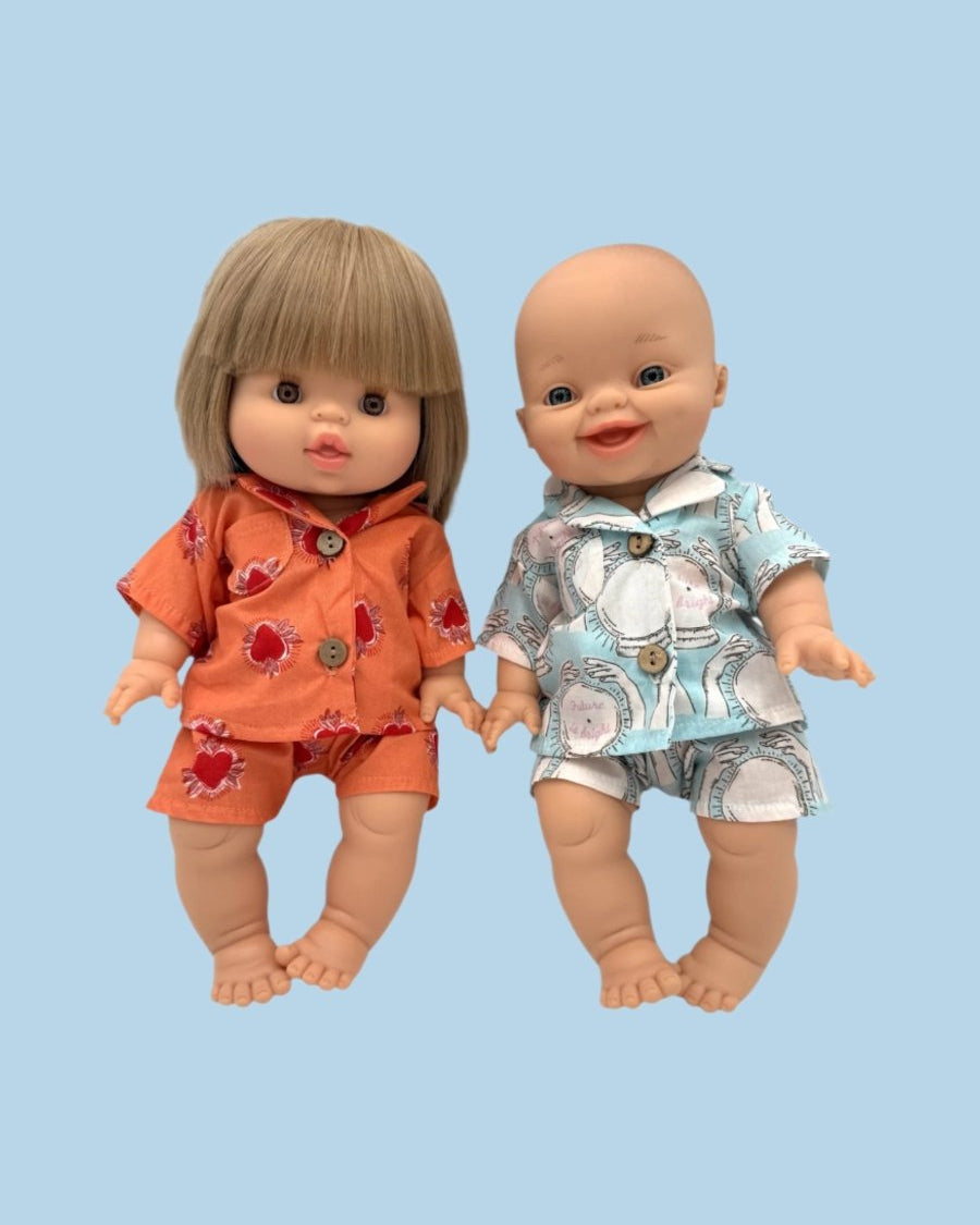 Coordinating doll clothes for multiple dolls