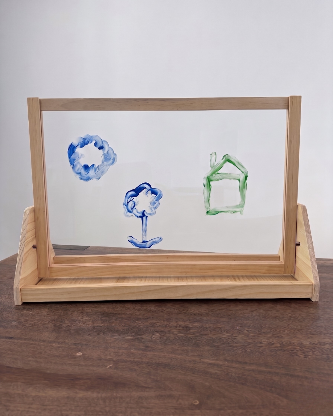 Tabletop Easel Acrylic Side