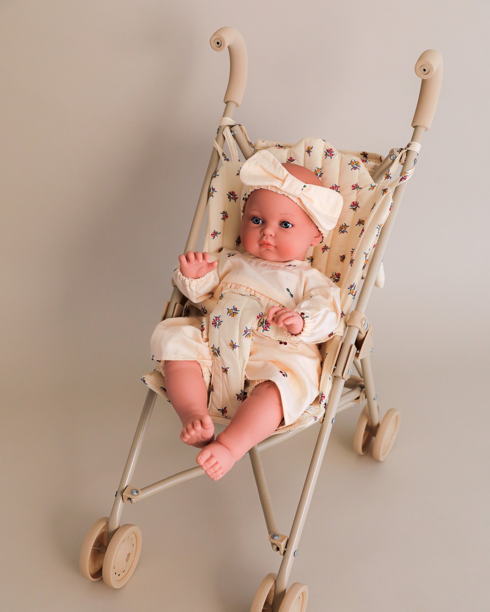 doll stroller, stroller for dolls, doll pram, toy stroller, doll accessories