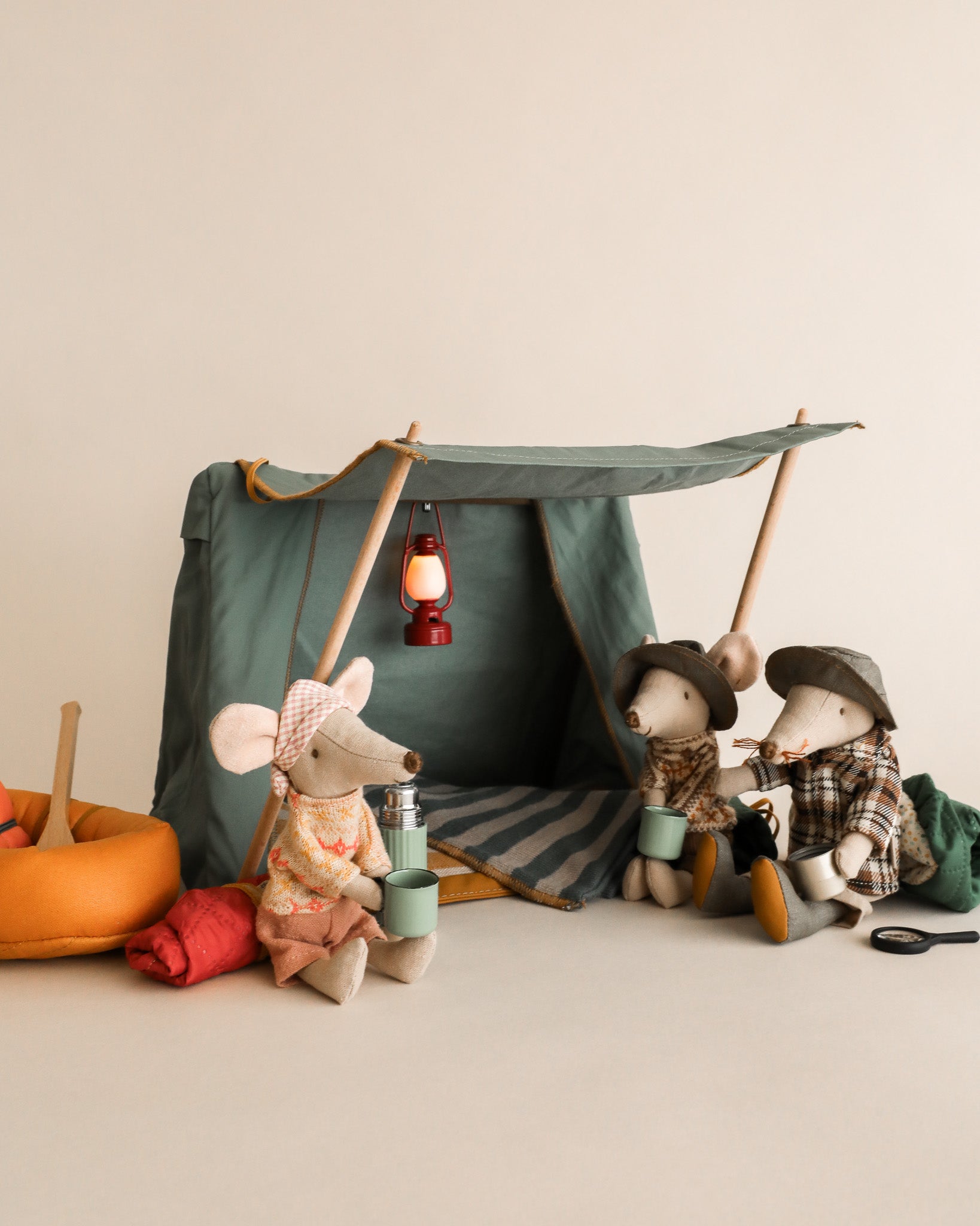 Maileg Wildlife Guide Mouse