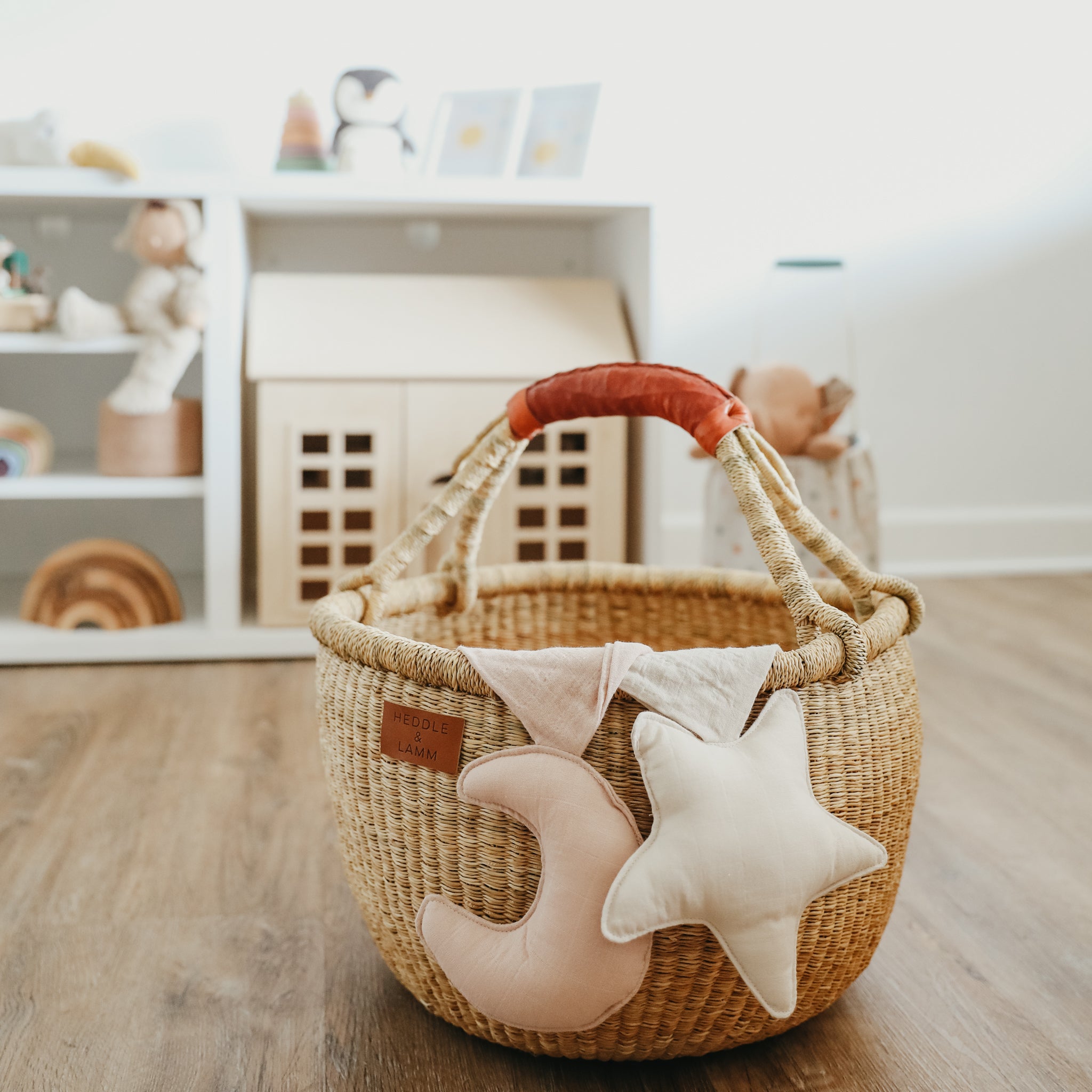 Large Bolga Basket - Brown Handle