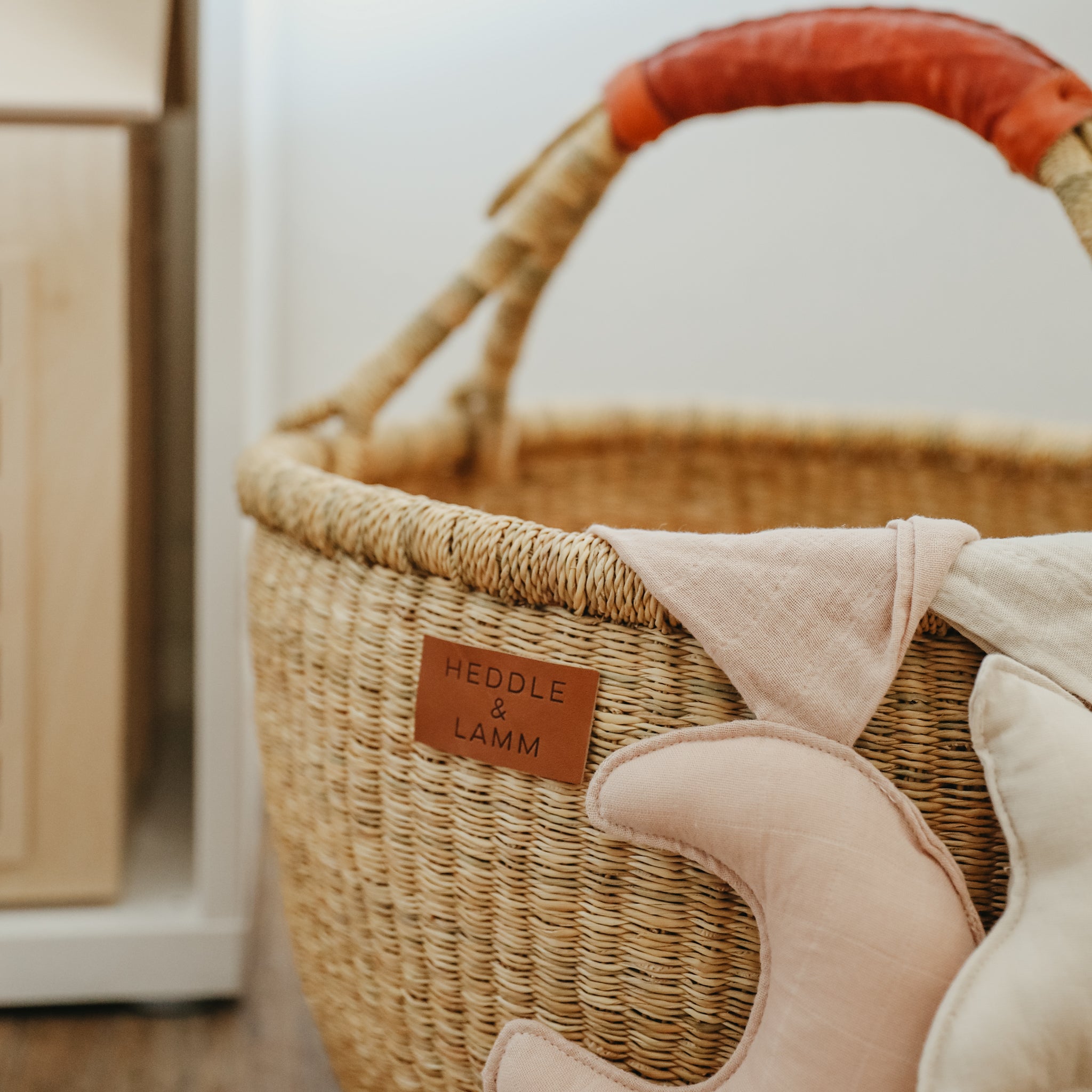 Large Bolga Basket - Brown Handle