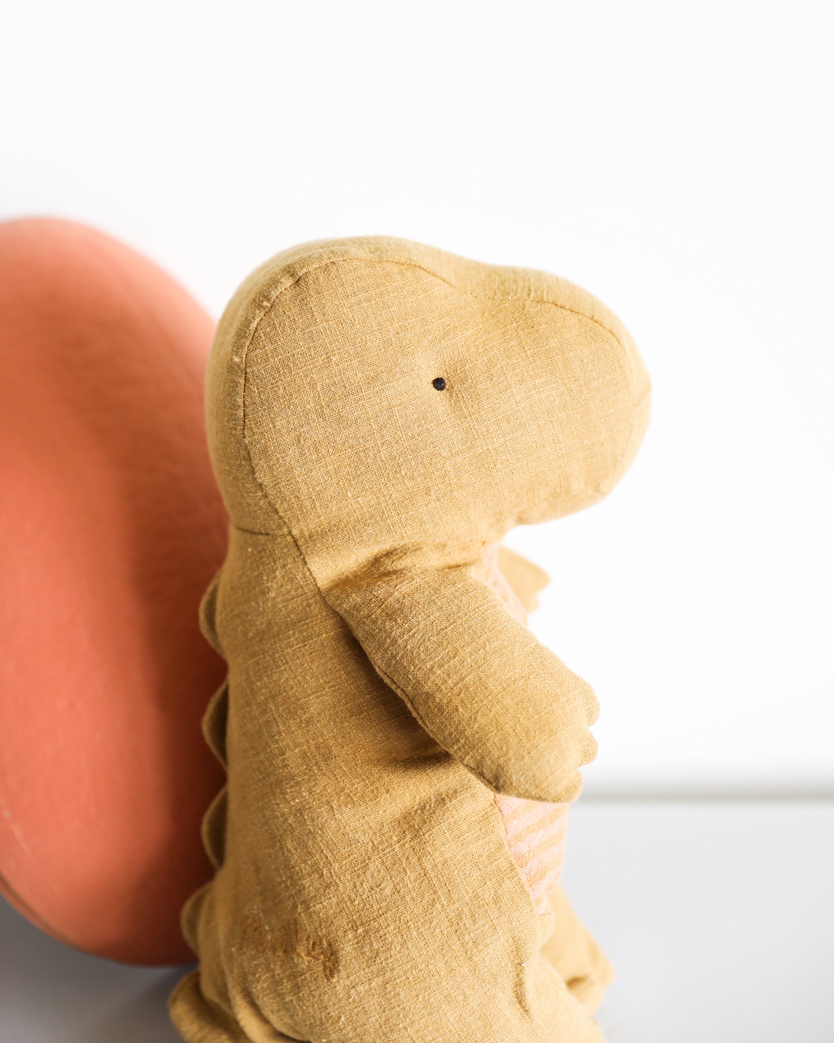 Maileg | Gantosaurus in Egg, Medium - Dark Ocher