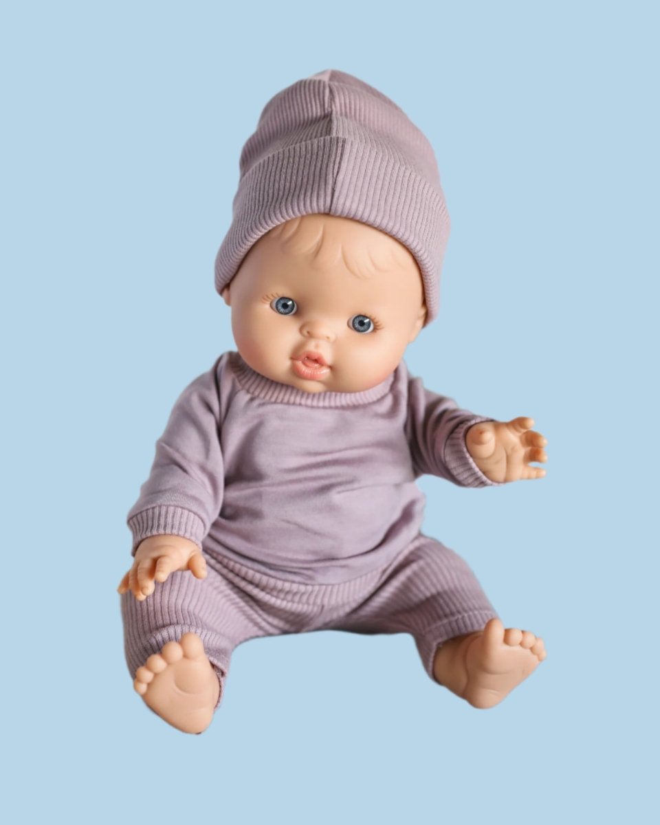 Doll accessories including miniature belt and hat