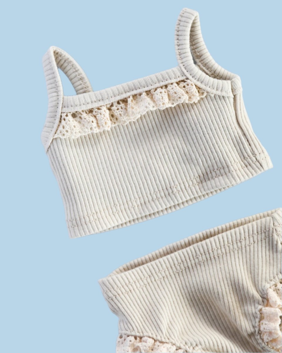 Doll clothing collection with matching accessories