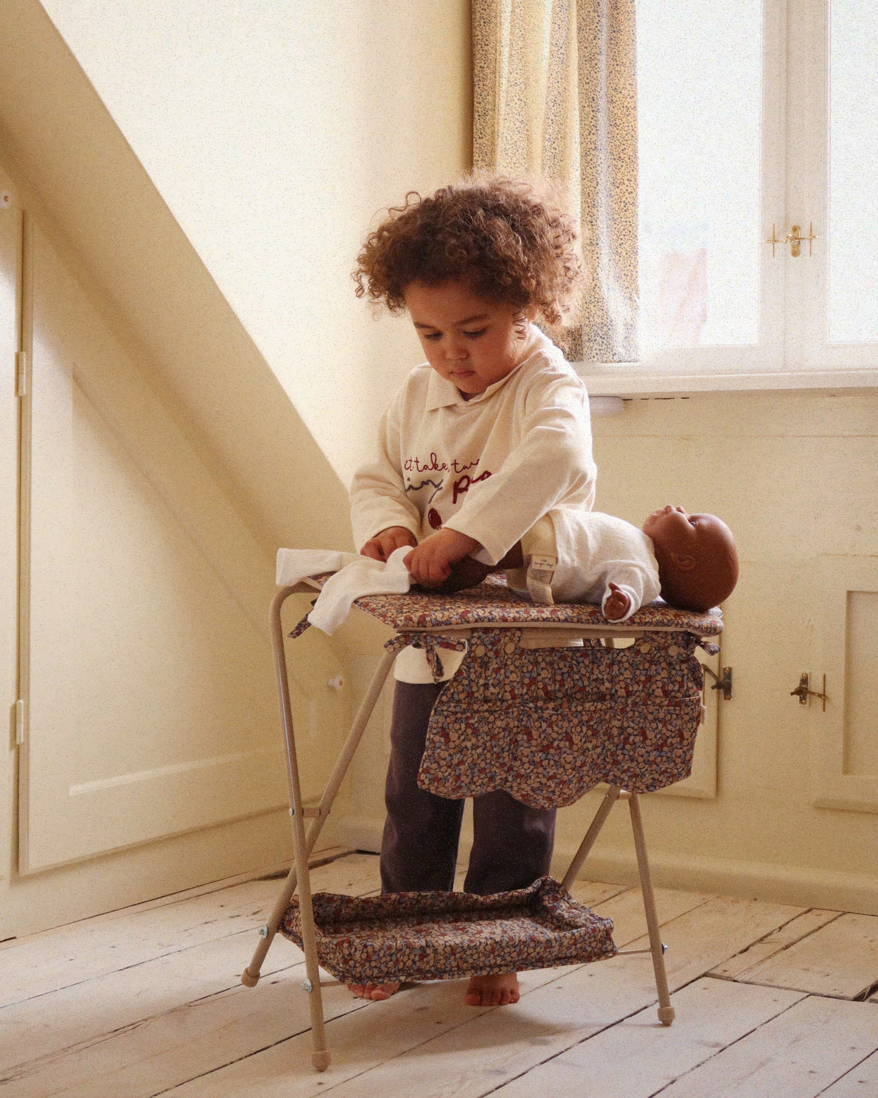Doll Changing Table - Toulouse