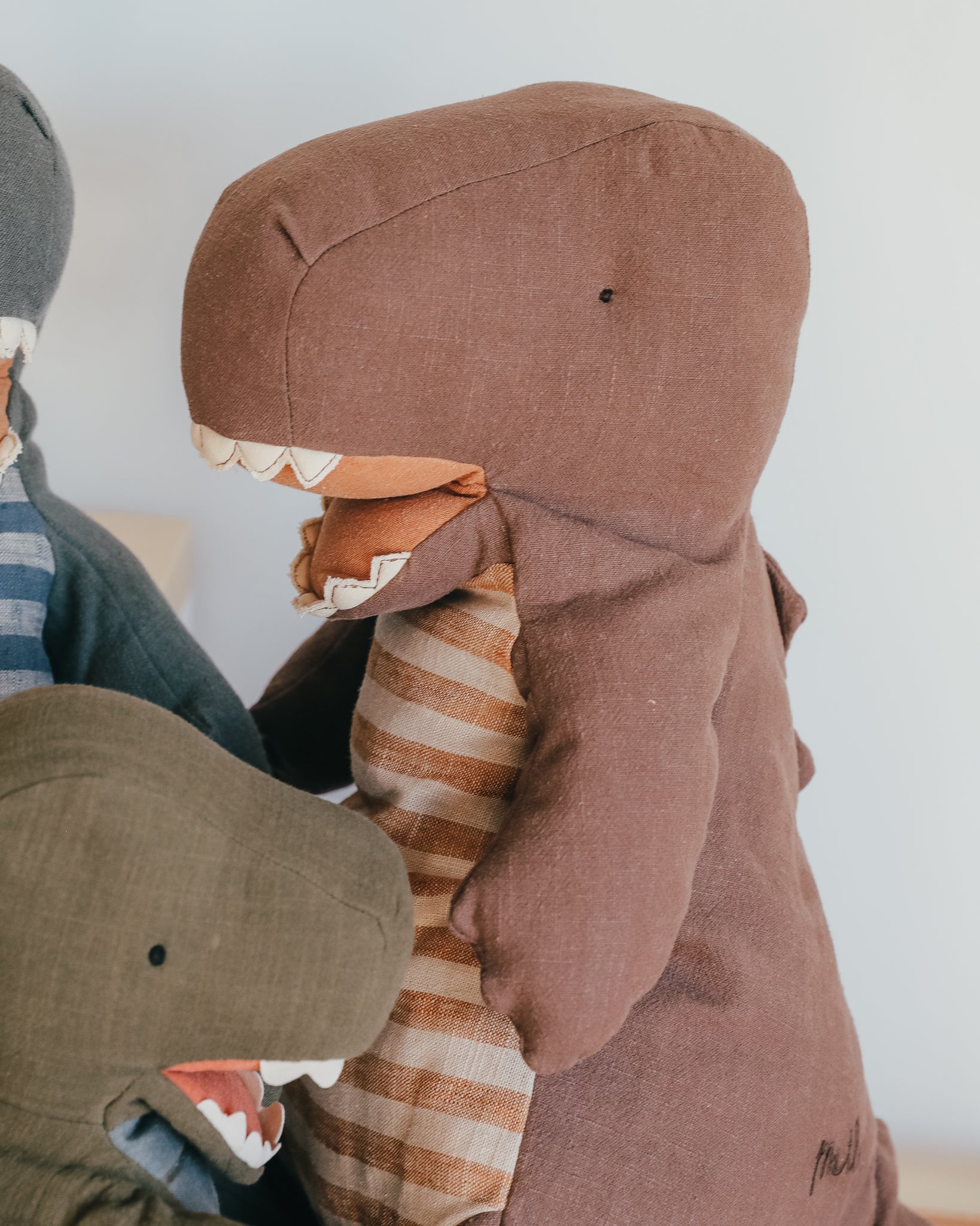 Maileg | Gantosaurus, Large - Chocolate