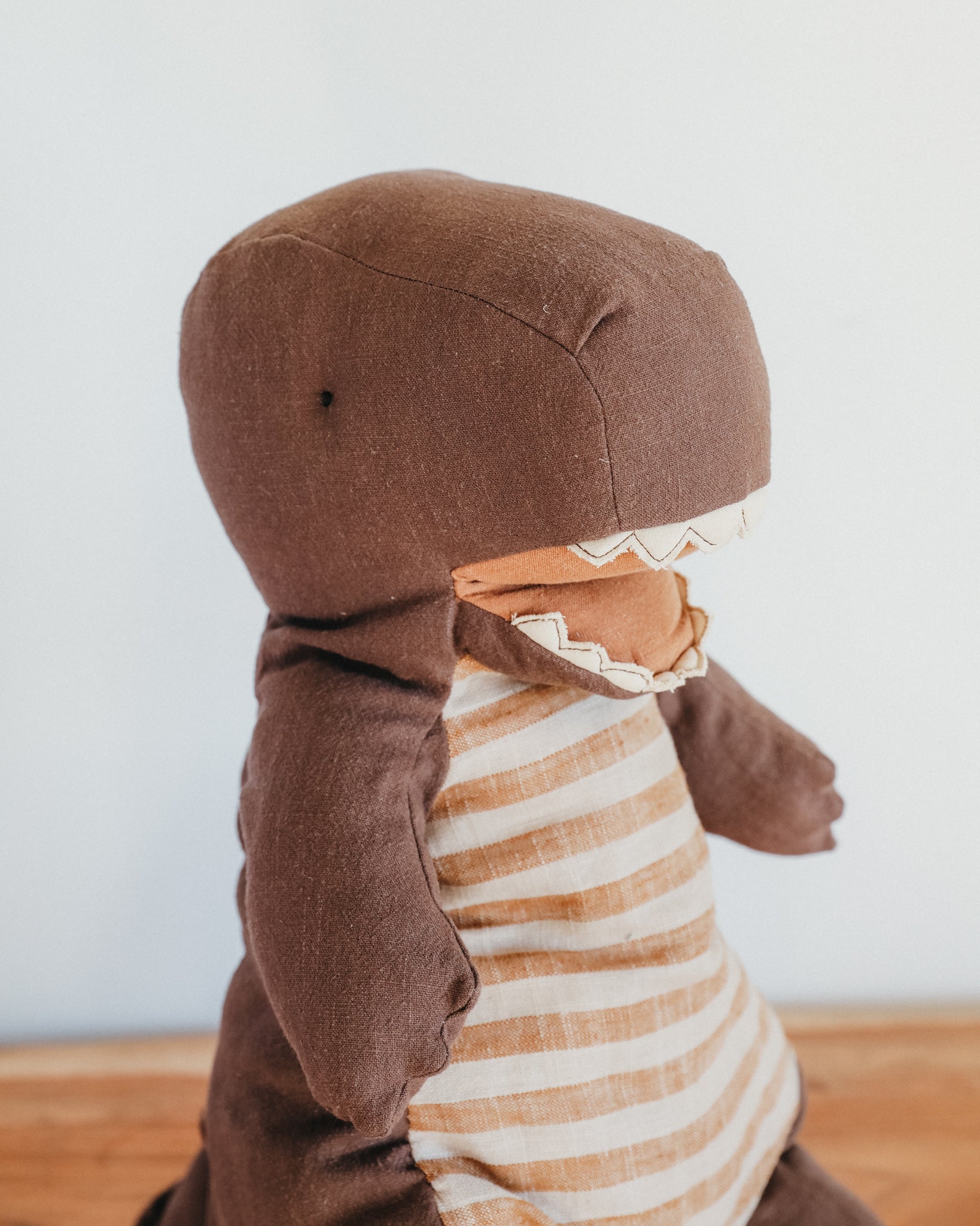 Maileg | Gantosaurus, Large - Chocolate