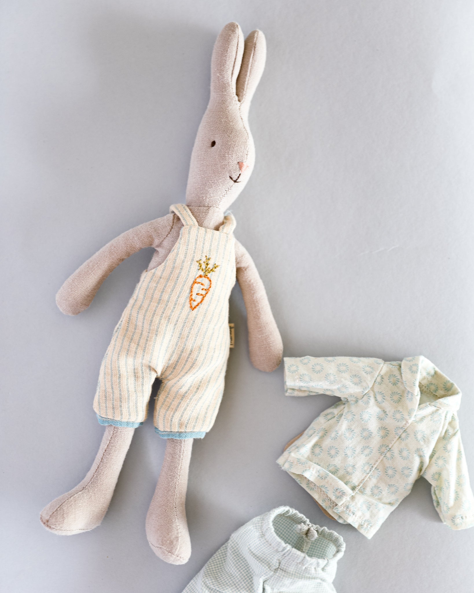 Maileg | Rabbit with 2 Outfits, Size 1
