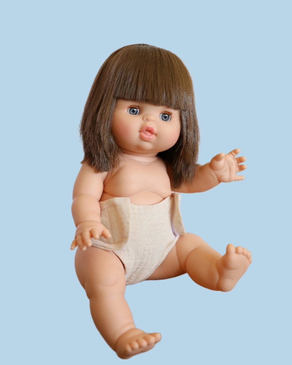 Machine-washable doll wardrobe for practical care