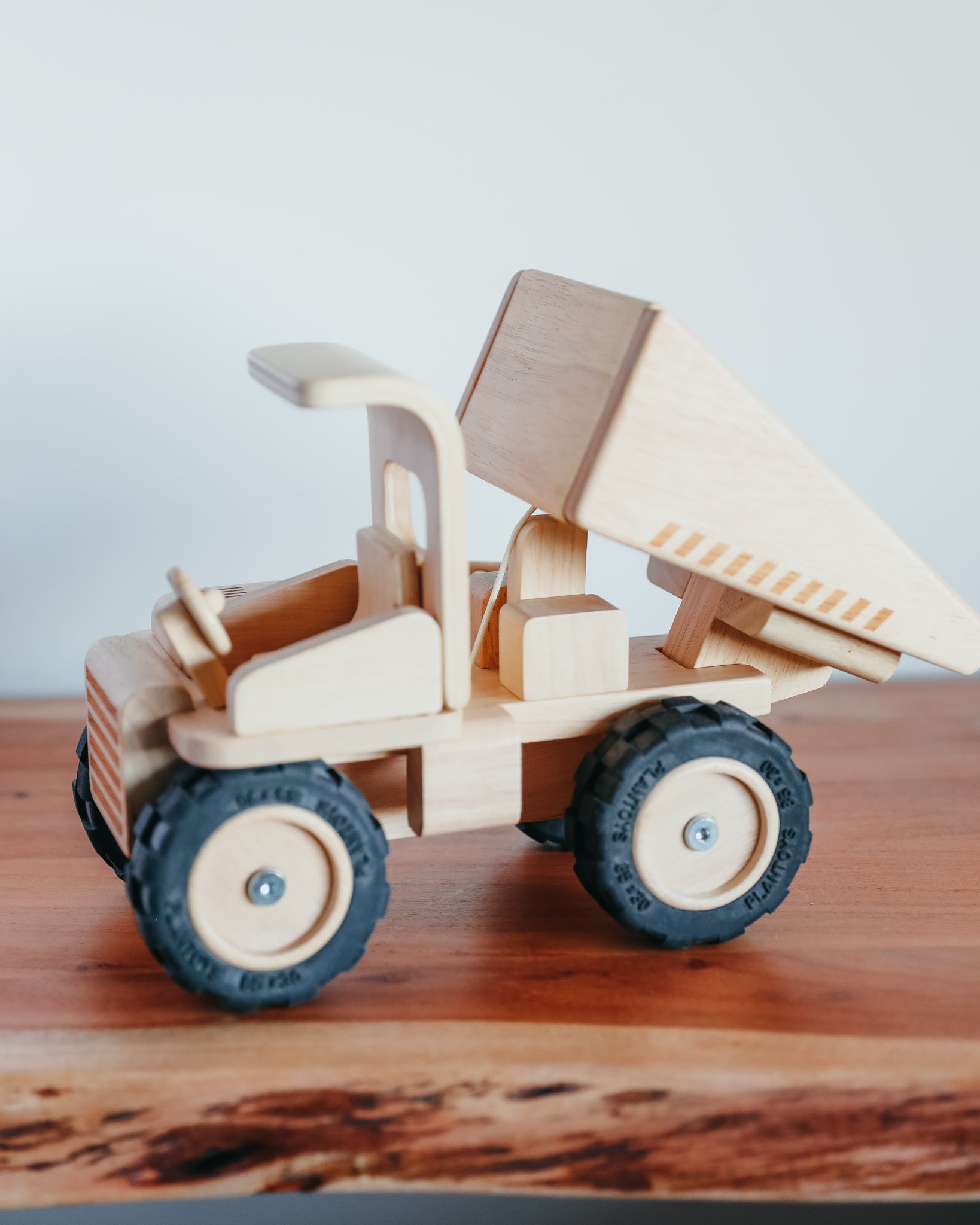 PlanToys | Toy Dump Truck