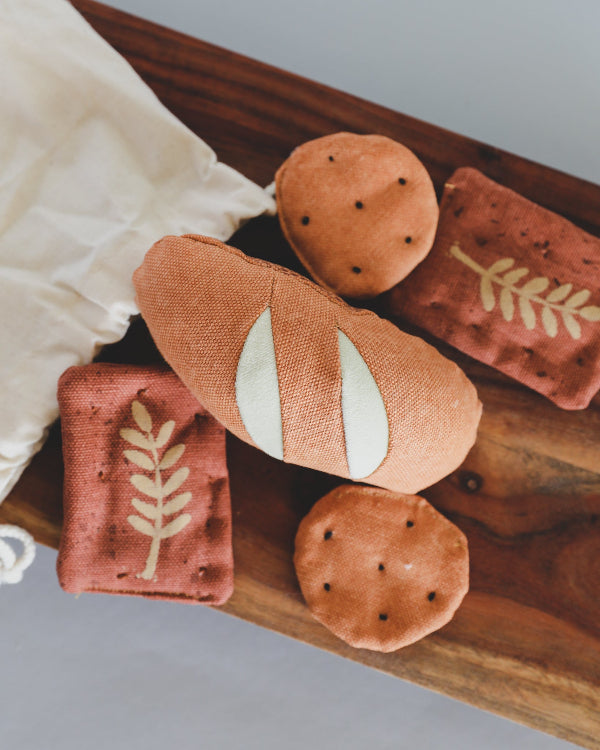 Complete bakery play food collection featuring baguette, bread slices, and artisan crackers with silk screen printing