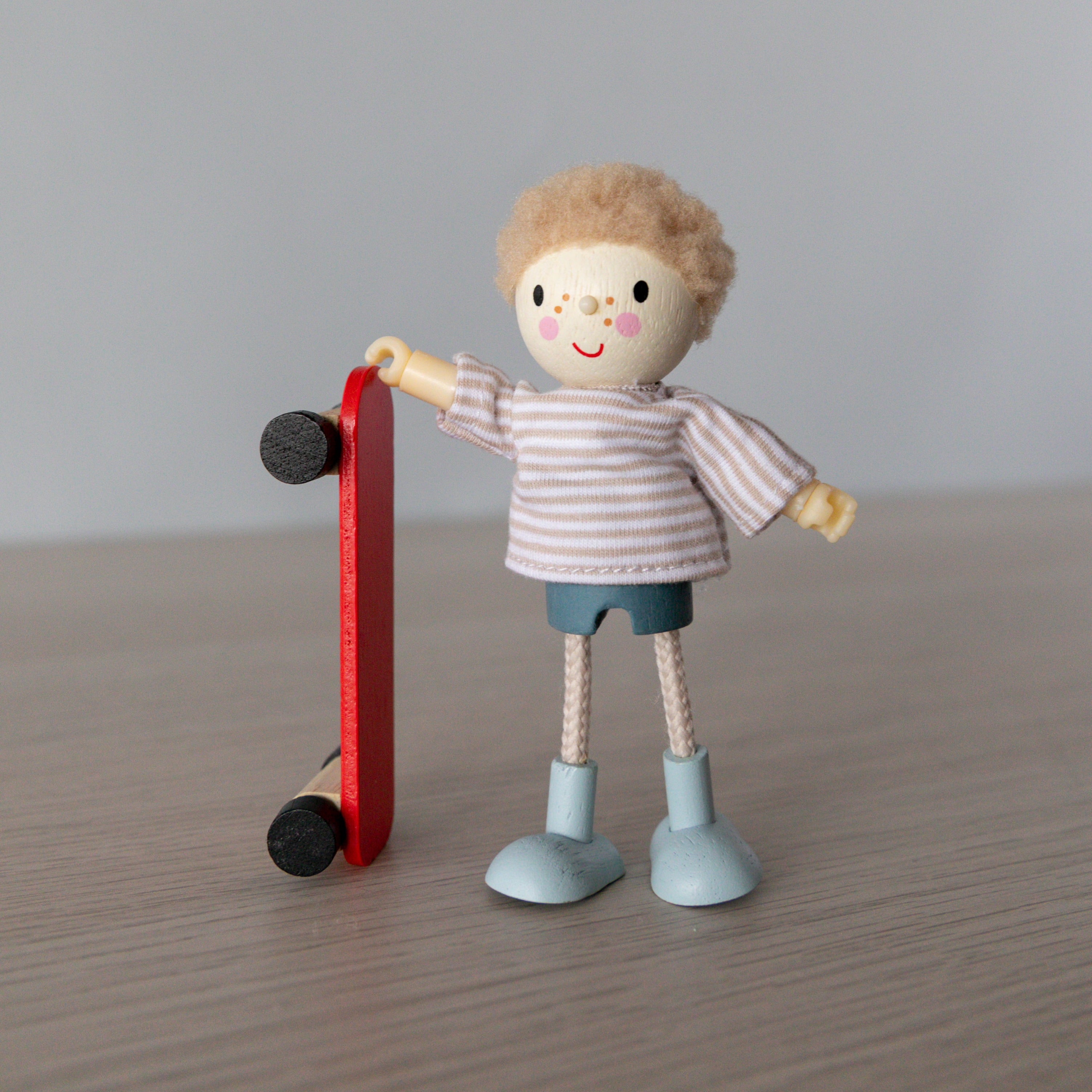 Wooden Doll Family - The Goodwoods