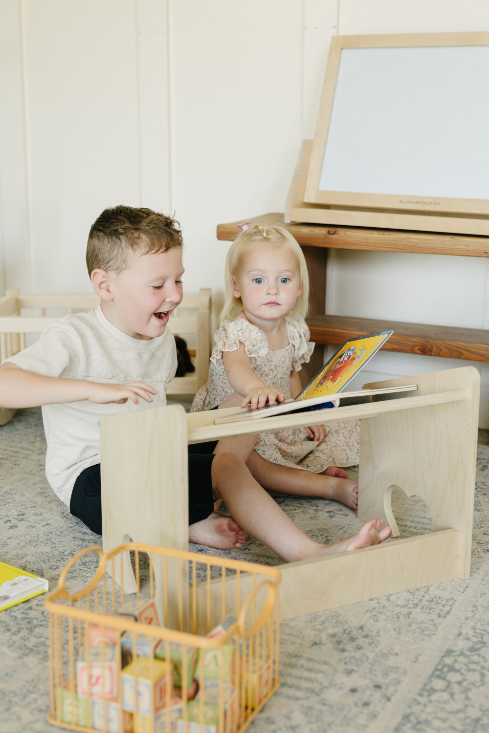 2_Children_Reading_on_Lap_Desk