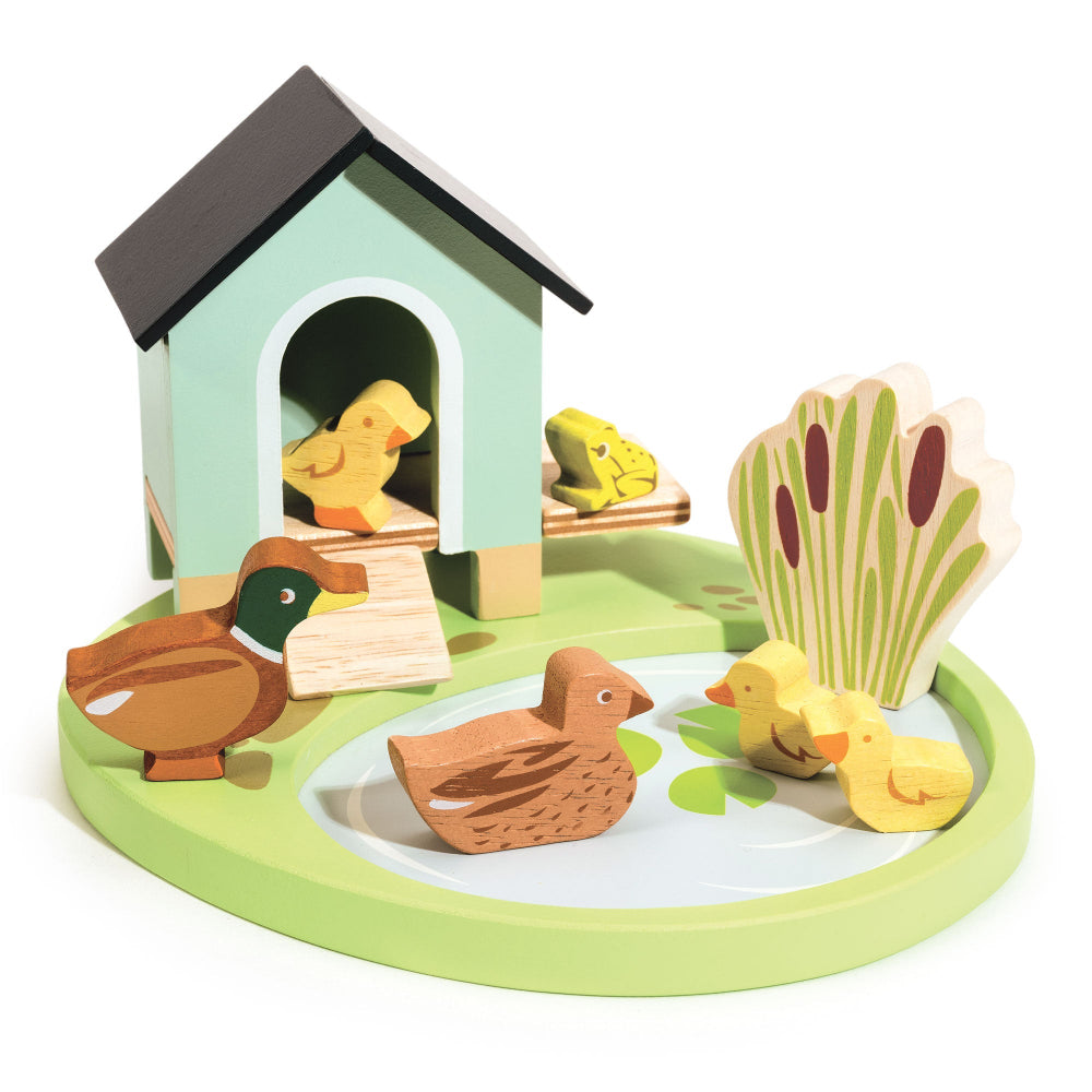 Duck House Set Close Up 2