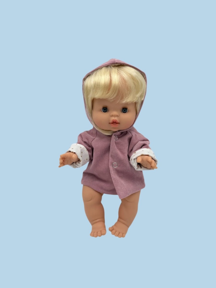 Baby doll clothes with adjustable features