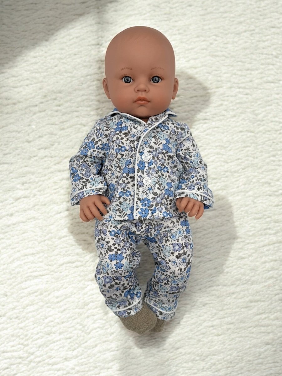 Modern 18 doll clothes for contemporary play