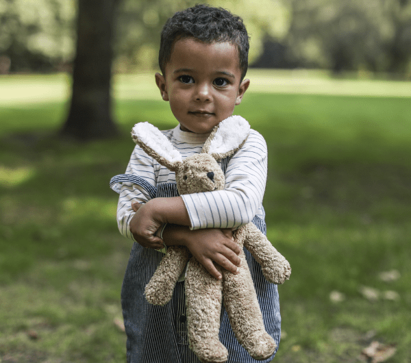 Child's first companion: Senger Naturwelt organic beige rabbit plush toy