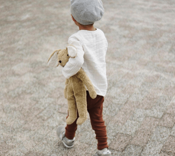 Traditional German craftsmanship in Senger Naturwelt organic beige rabbit toy