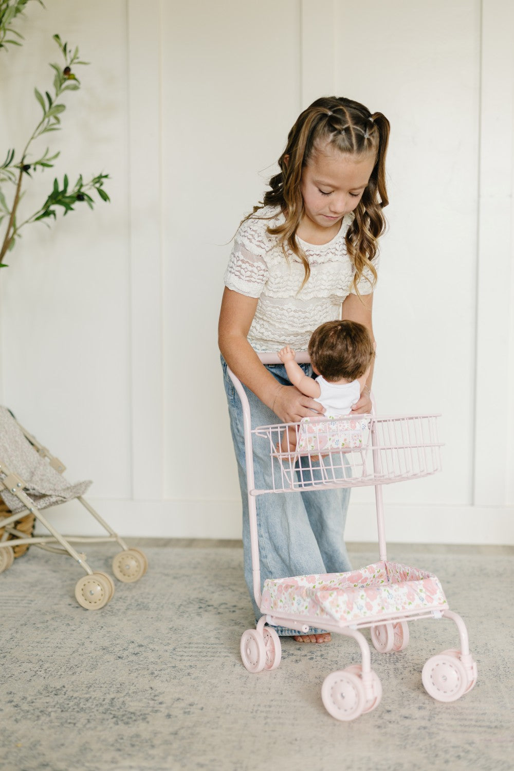 Shopping Cart Lifestyle 3