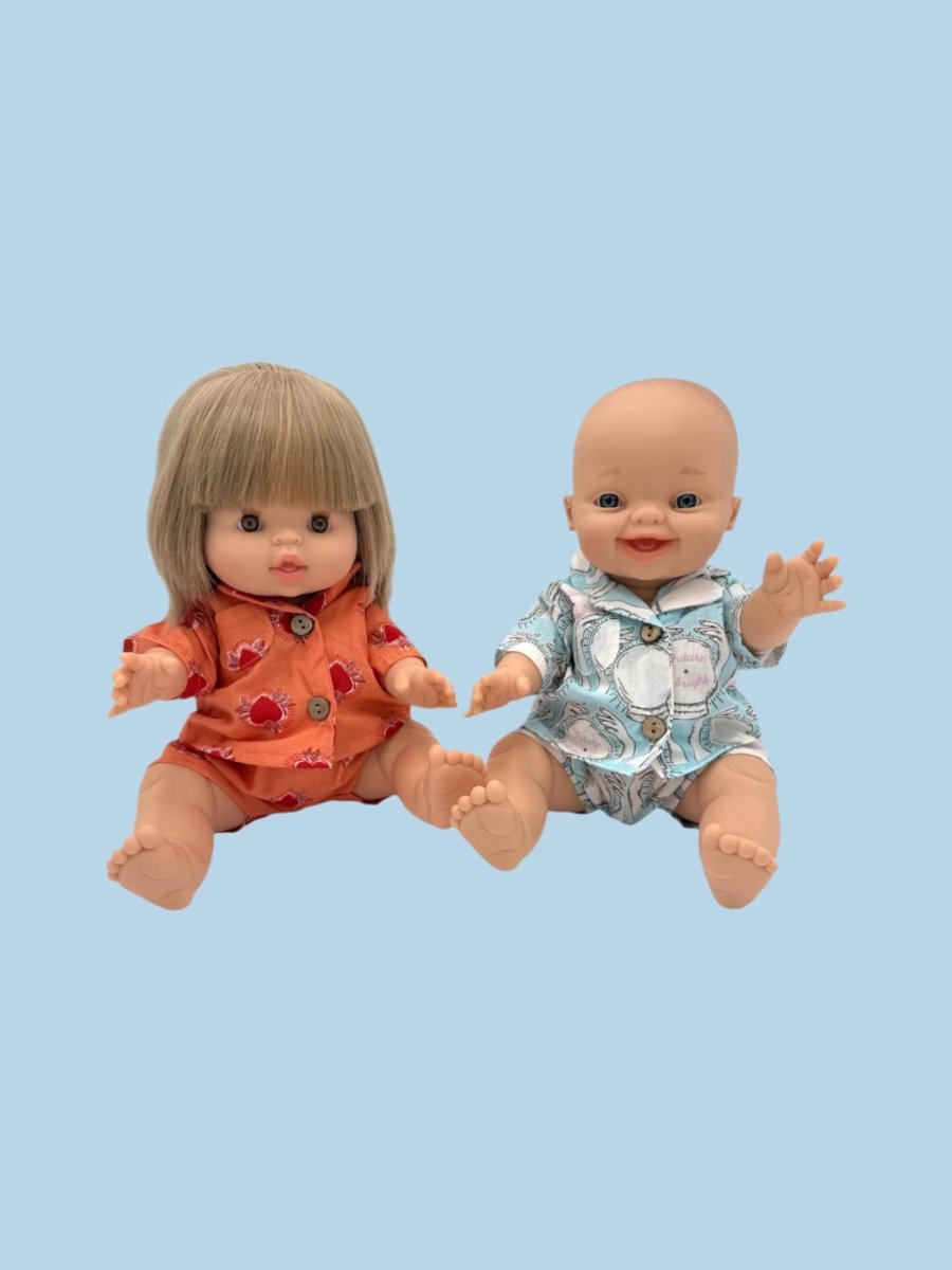 Doll accessory set coordinating with clothing collection