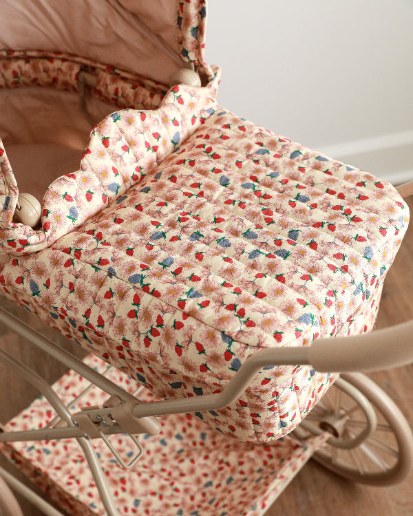 Marguerit berry baby doll pram with under-basket storage and authentic vintage countryside styling