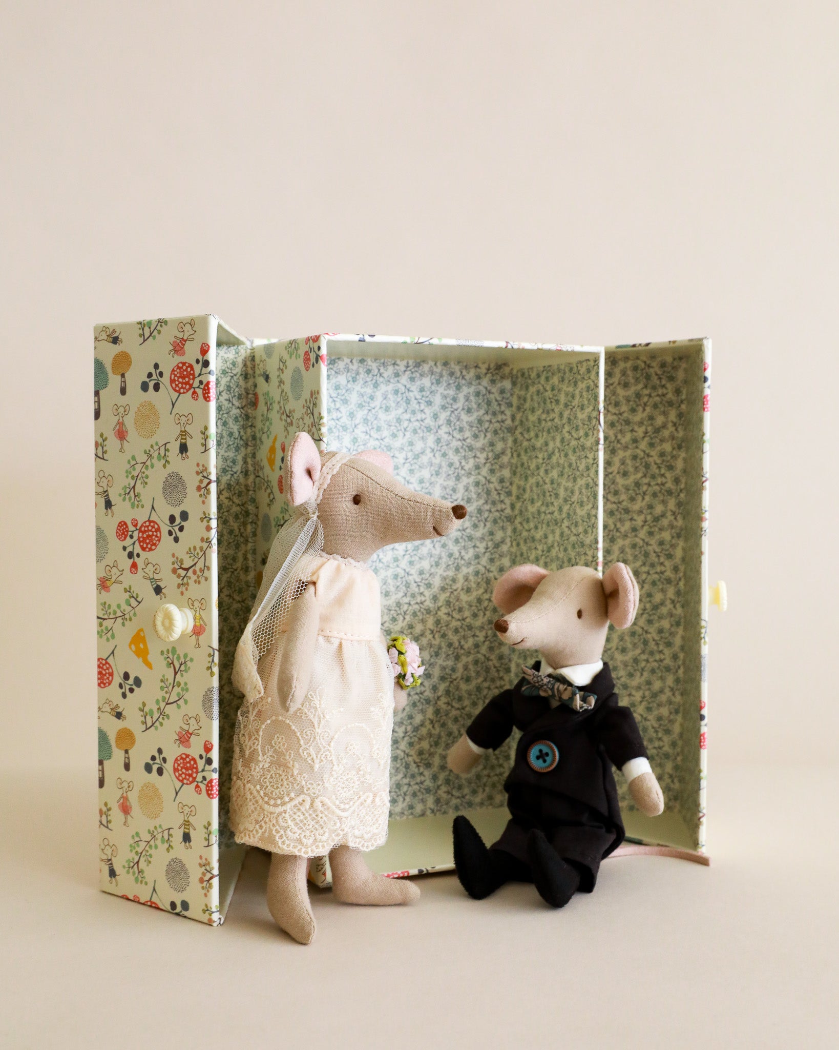 Maileg  Wedding Mice Couple in Box – Playroom Collective
