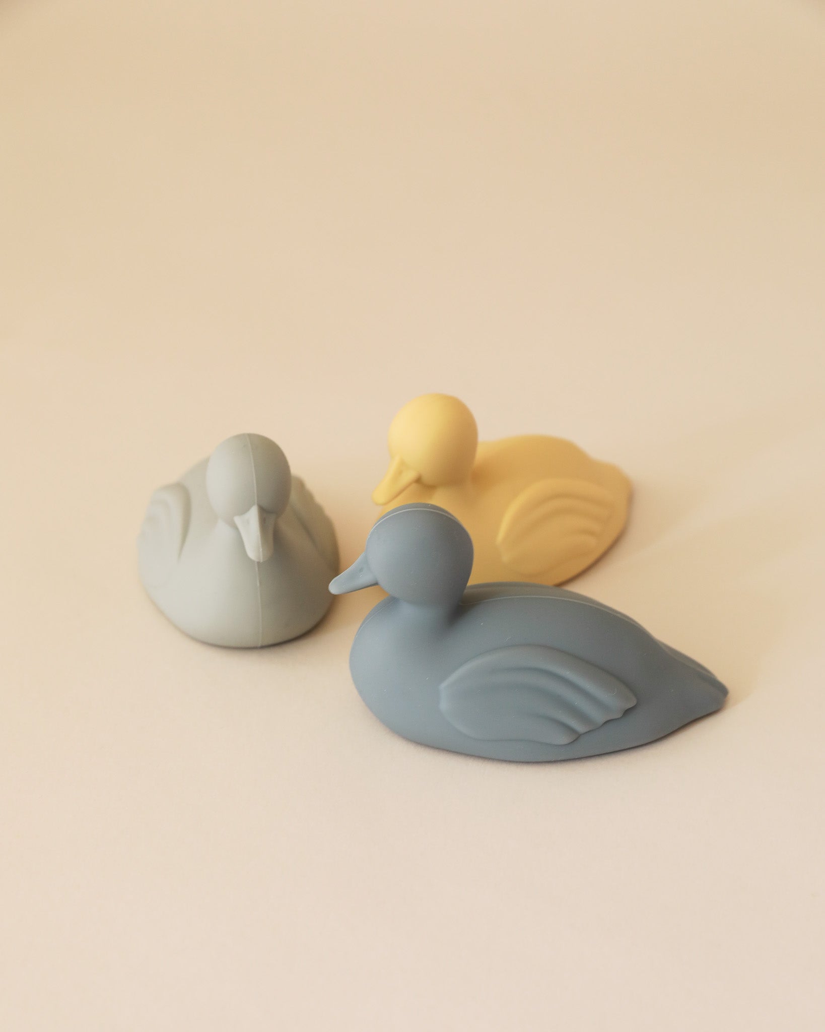 https://playroomcollective.com/cdn/shop/files/silicone-ducks-bath-toy-4_32c30914-87b1-4070-8f36-69393f30b283.jpg?v=1694201727