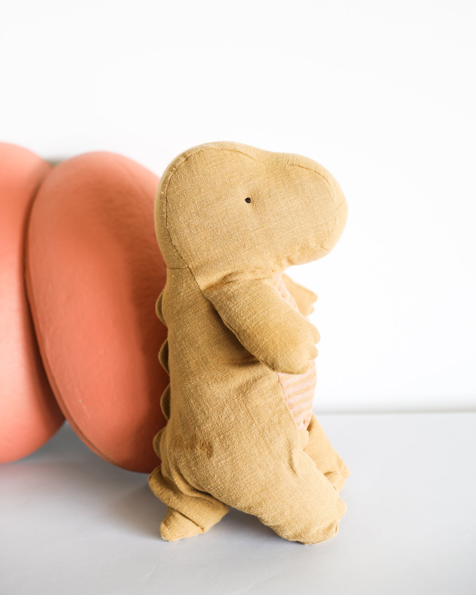 Maileg | Gantosaurus in Egg, Medium - Dark Ocher