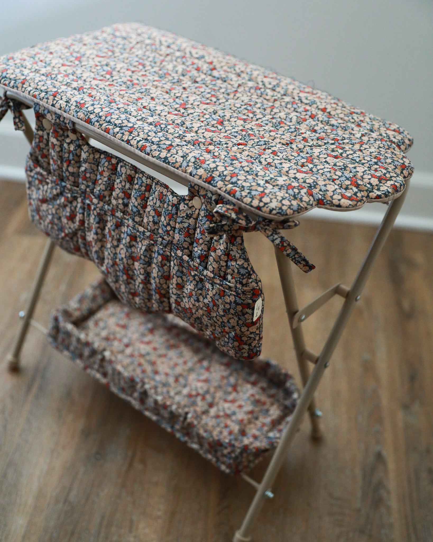 Doll Changing Table - Toulouse