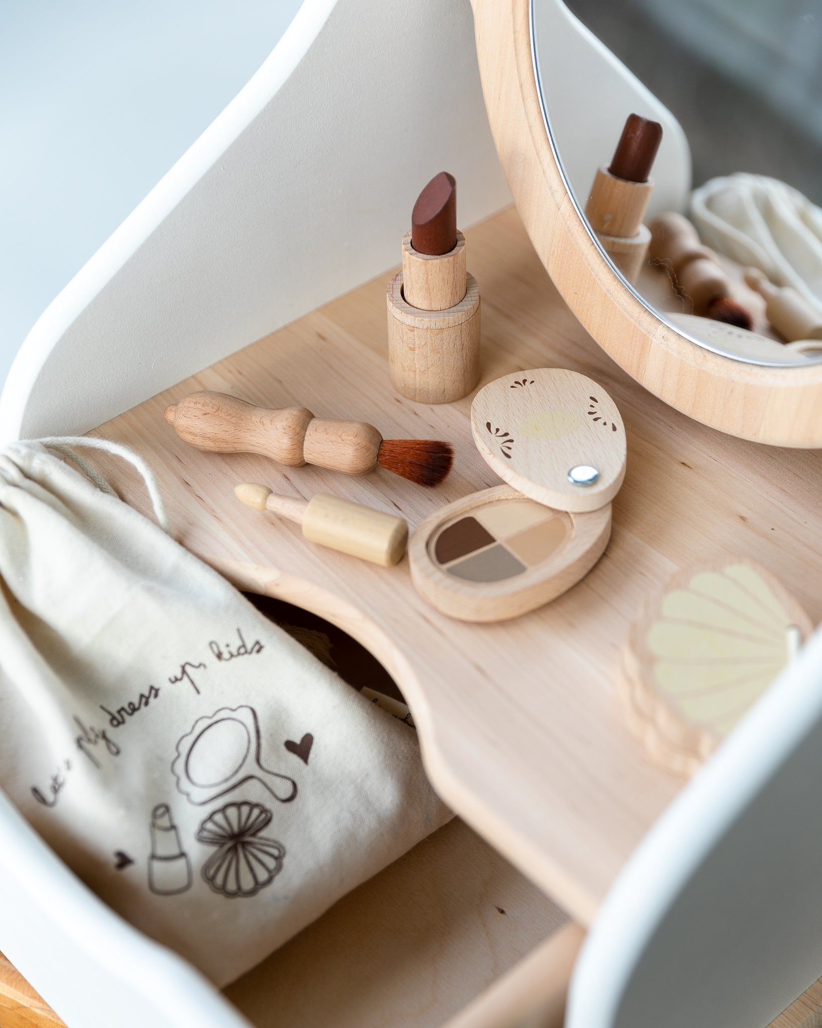 Wooden Toy Vanity Table - White