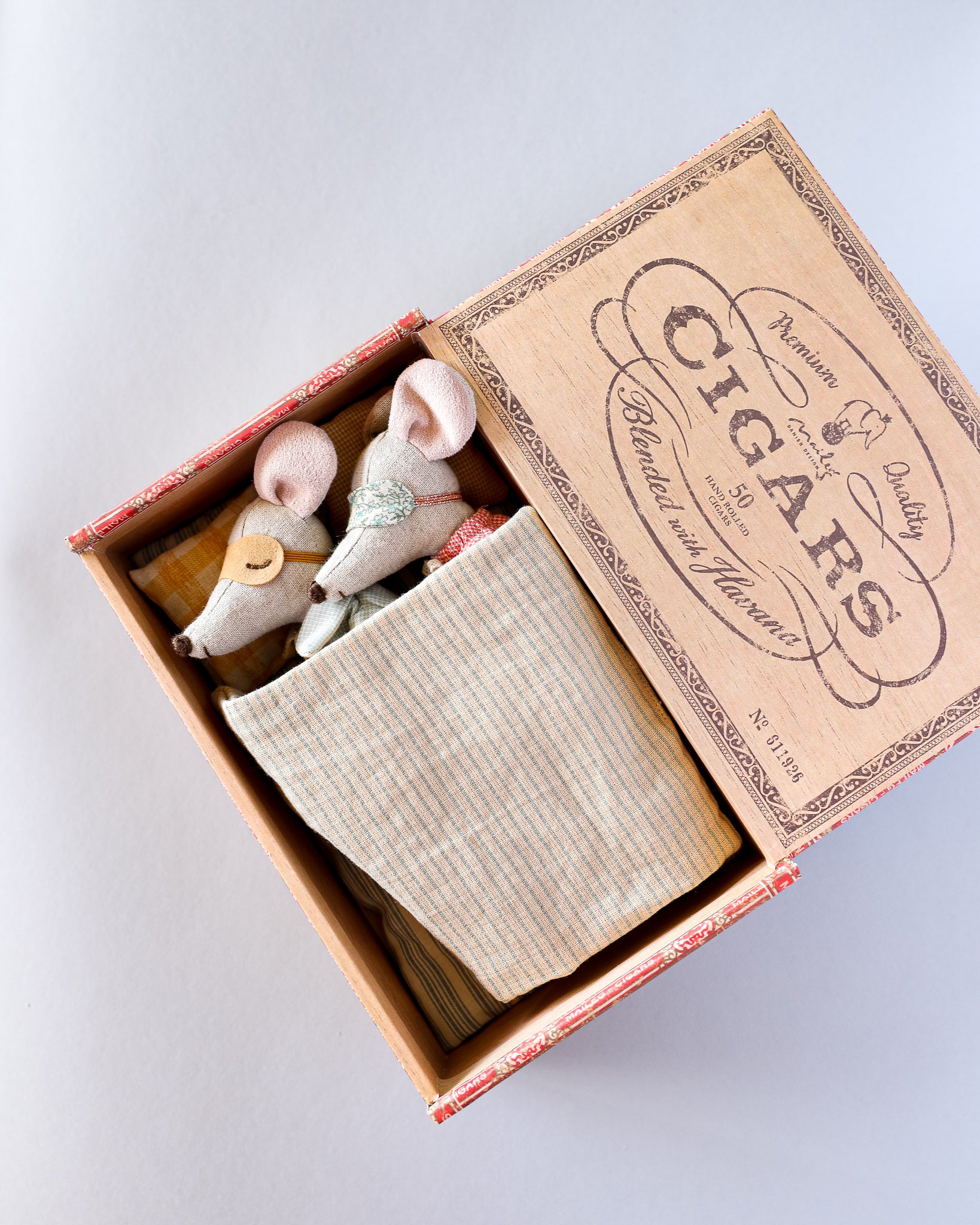 Maileg | Mom and Dad in Cigarbox