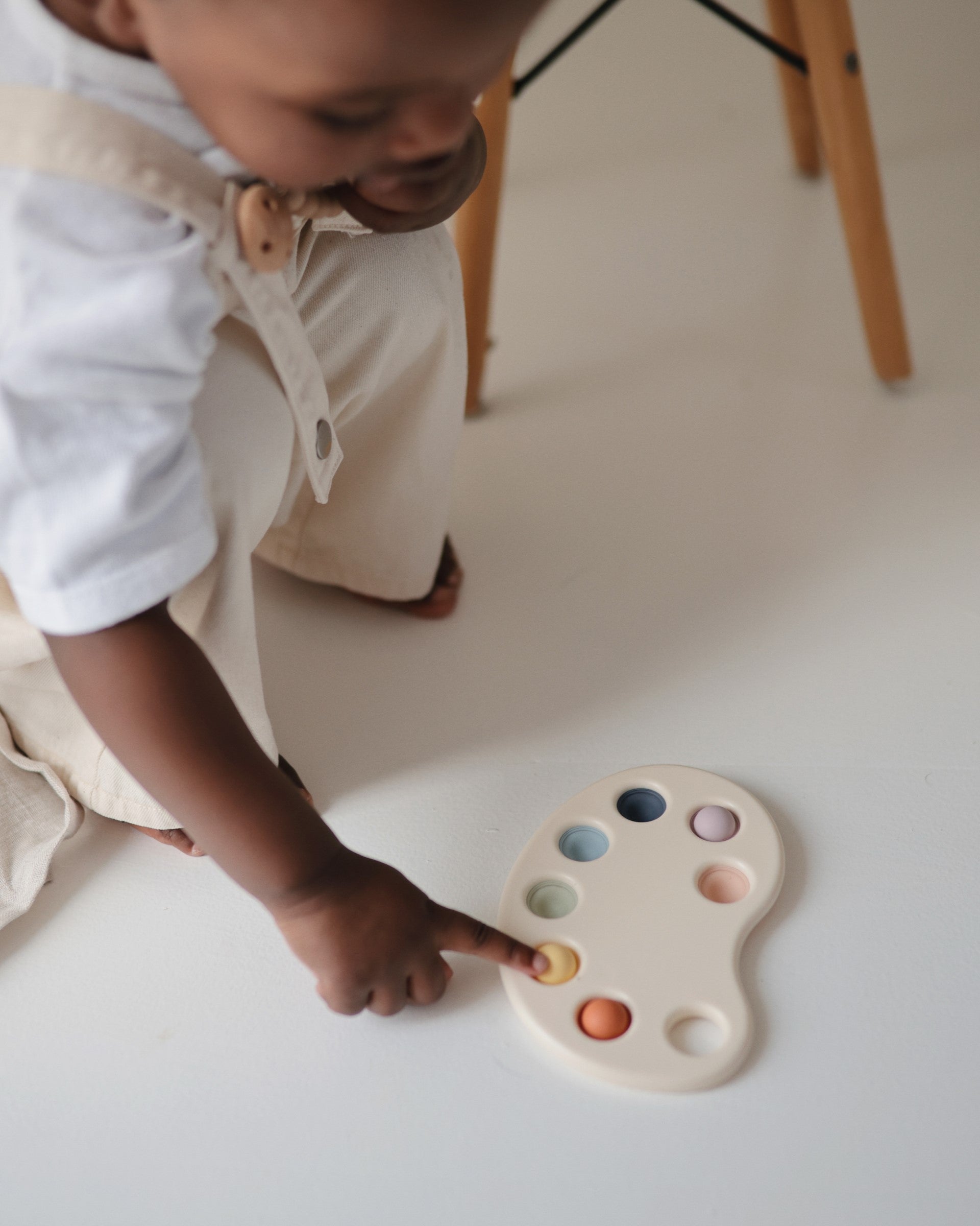 Mushie | Paint Palette Press Toy