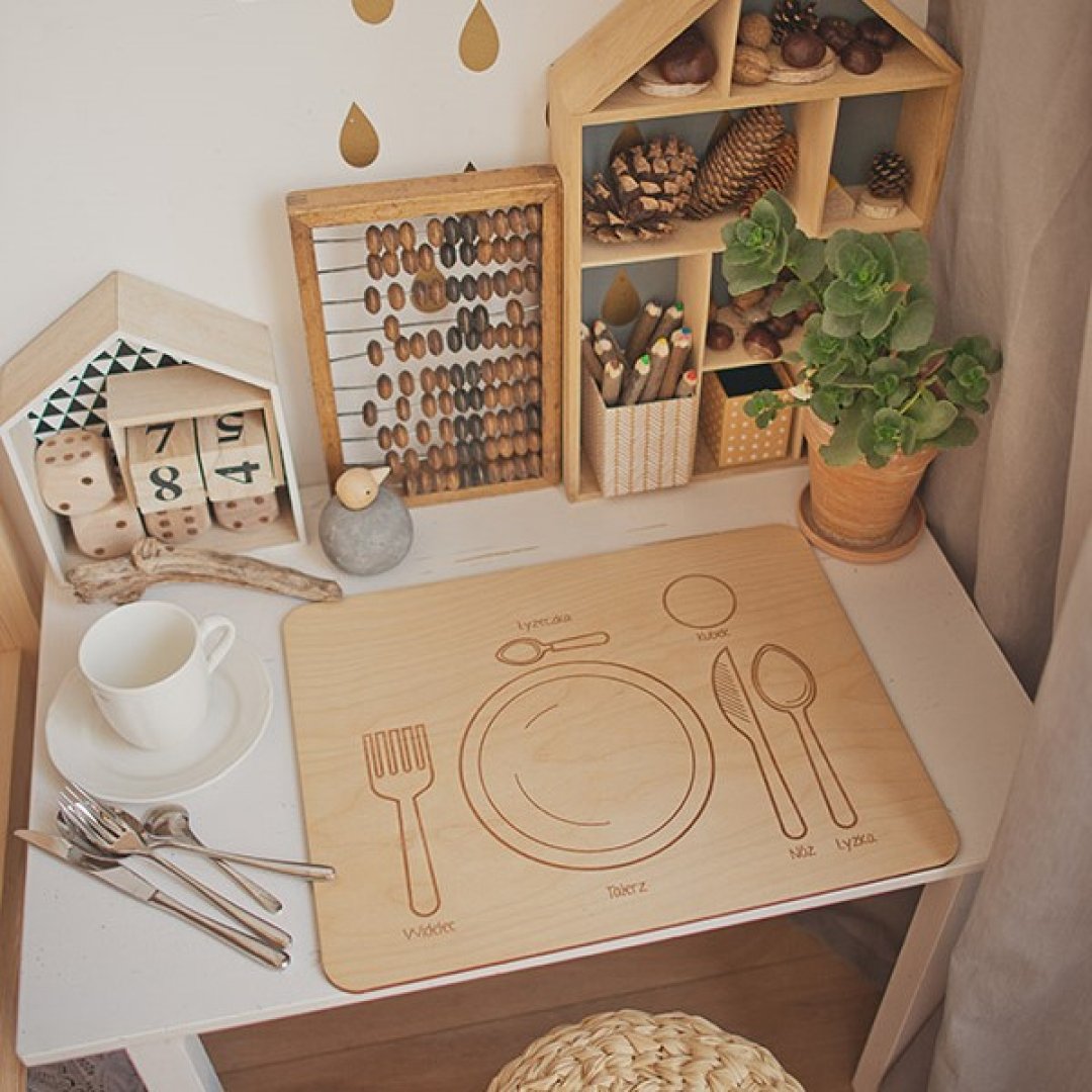 Wooden Table Setting Placemat